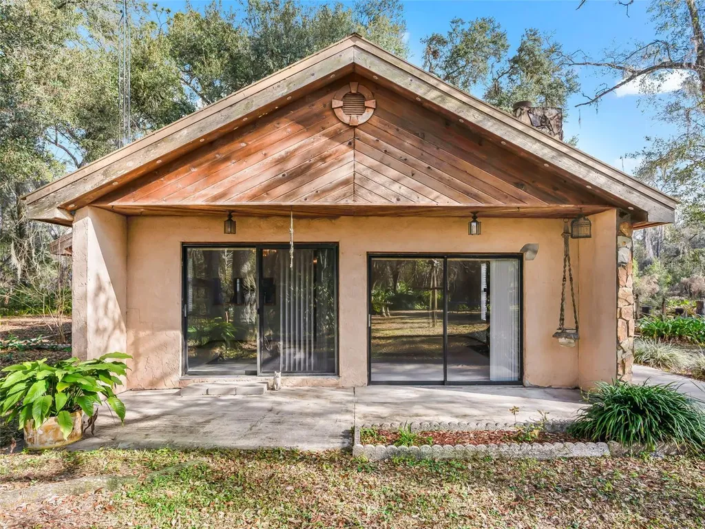 11398 Cr 682 Webster FL 33597