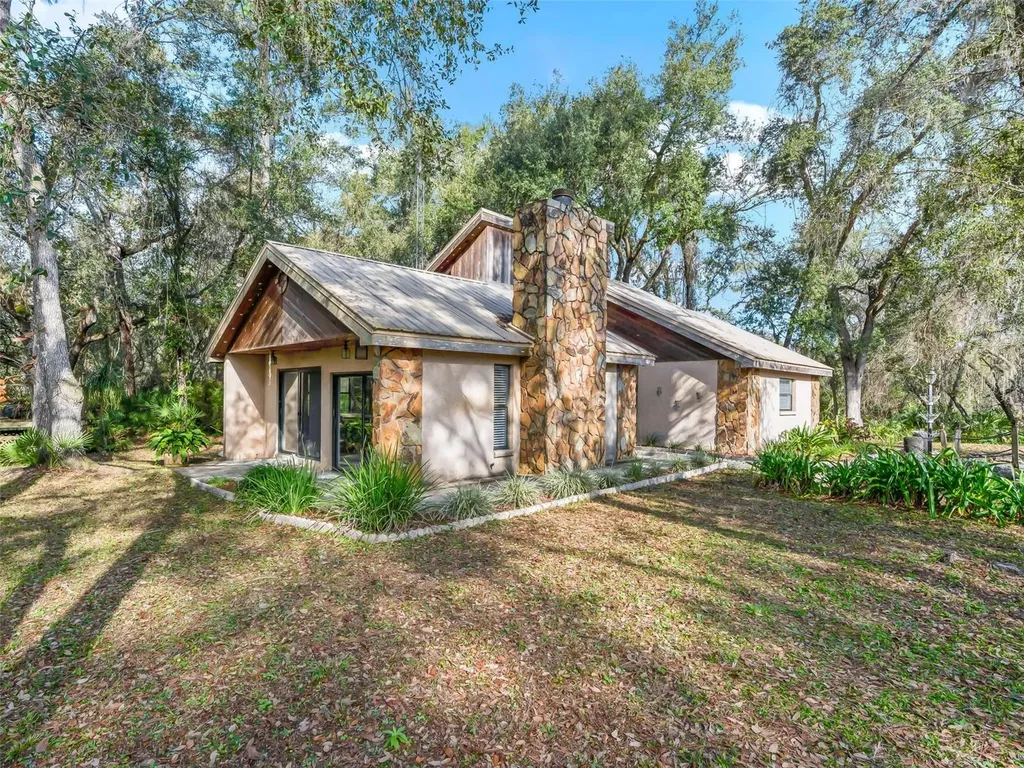 11398 Cr 682 Webster FL 33597