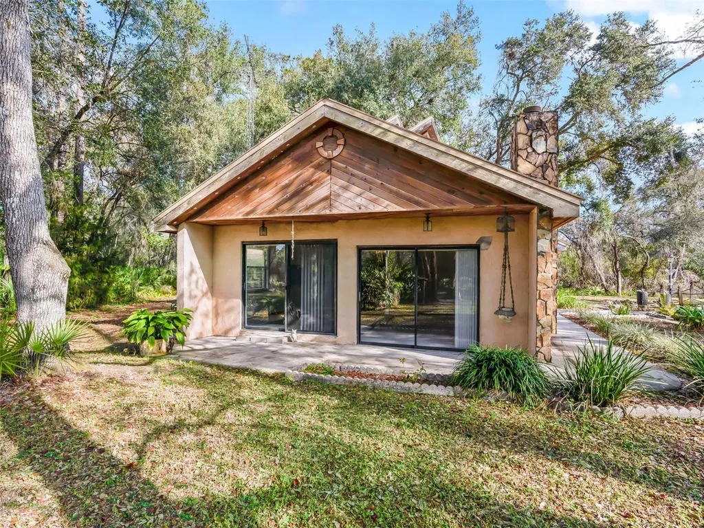 11398 Cr 682 Webster FL 33597