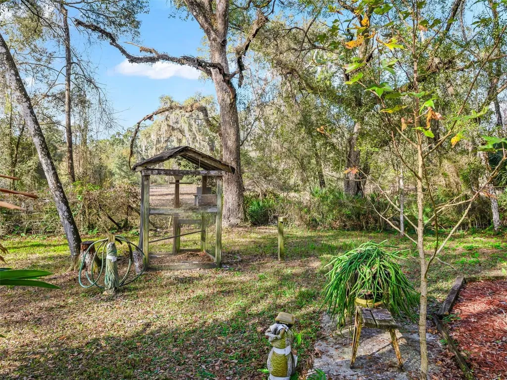 11398 Cr 682 Webster FL 33597
