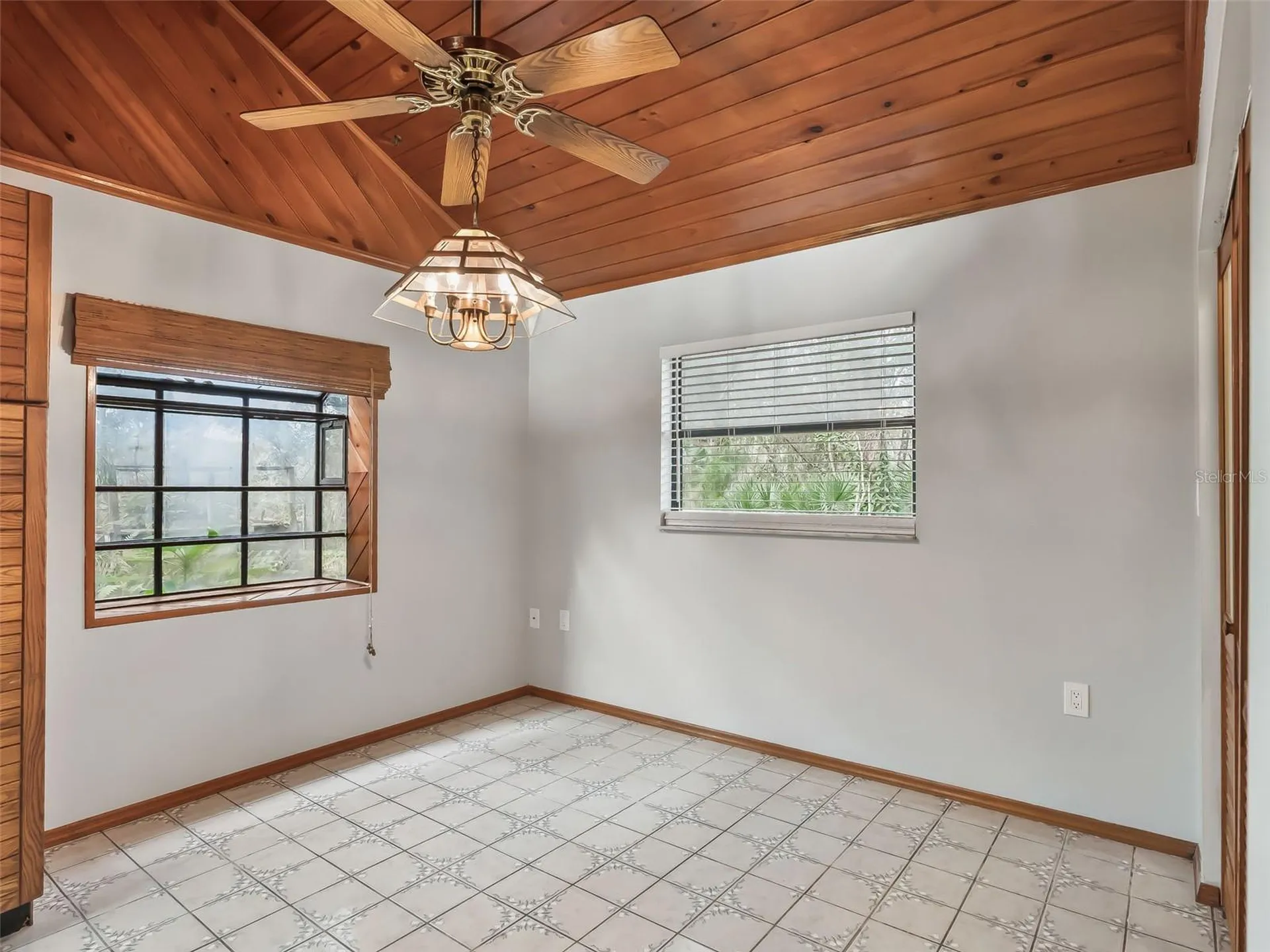 11398 Cr 682 Webster FL 33597