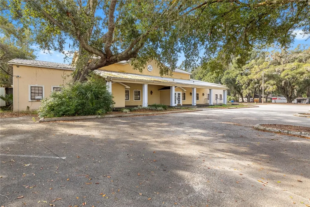 10511 Main Street Thonotosassa FL 33592