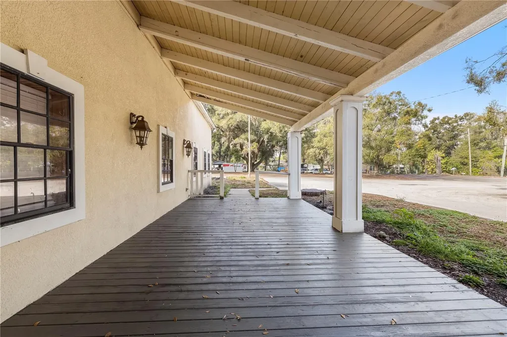 10511 Main Street Thonotosassa FL 33592