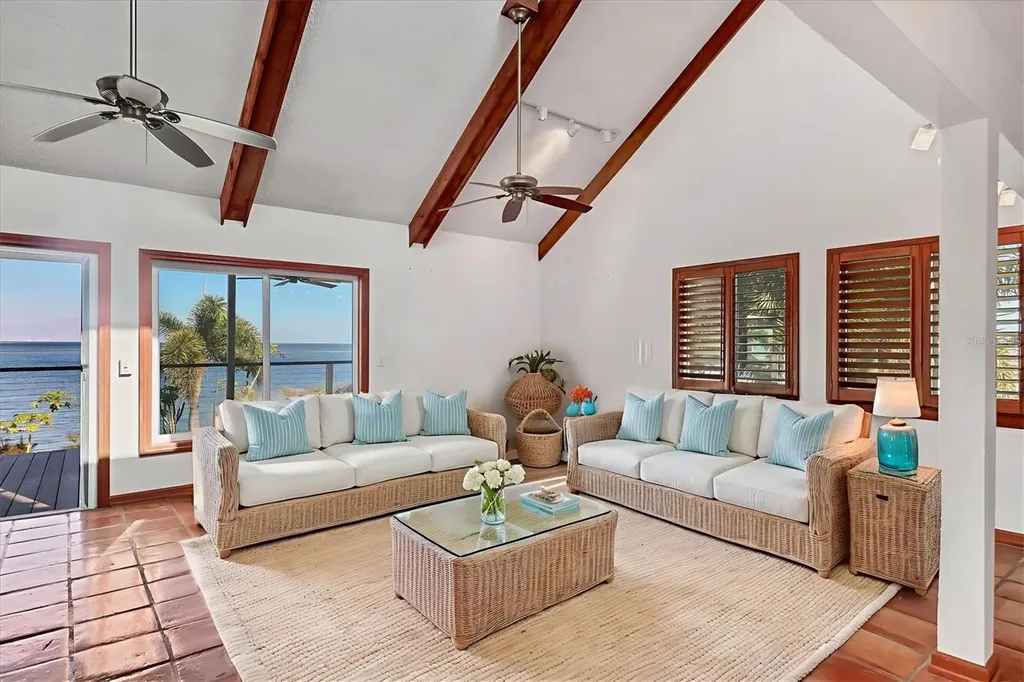 3601 Coquina Key Drive SE St Petersburg FL 33705