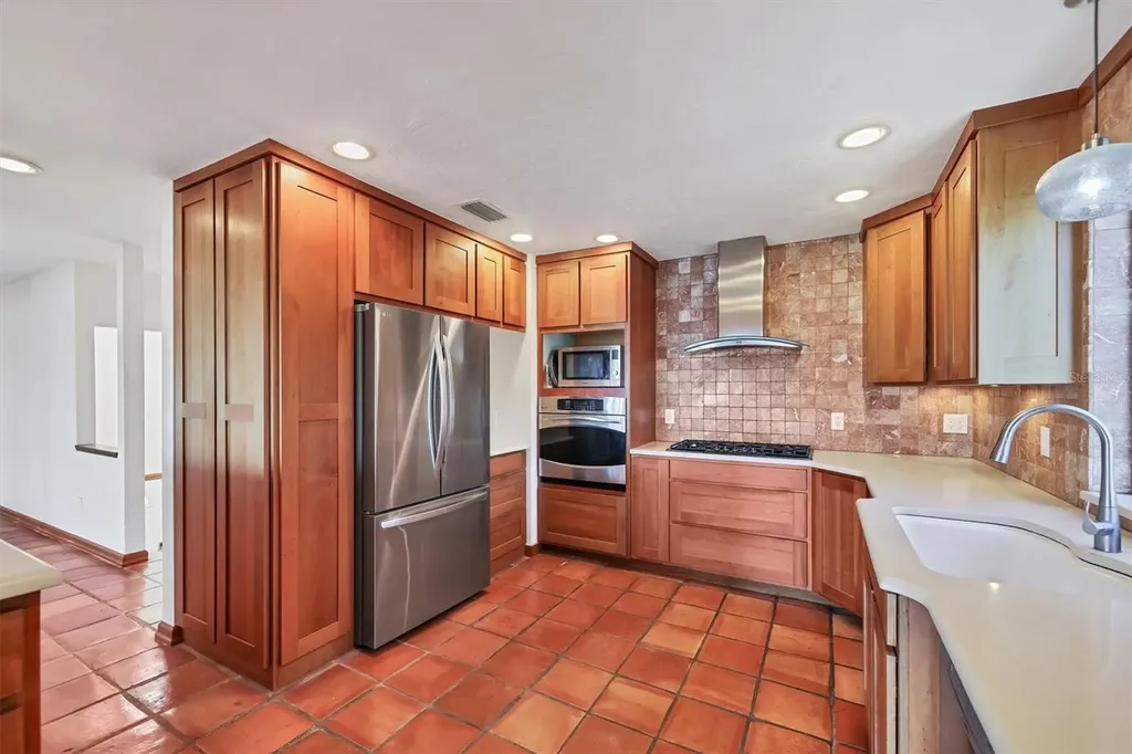 3601 Coquina Key Drive SE St Petersburg FL 33705