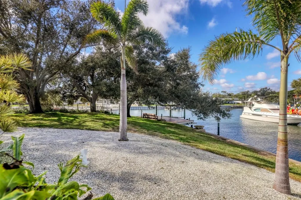 3601 Coquina Key Drive SE St Petersburg FL 33705
