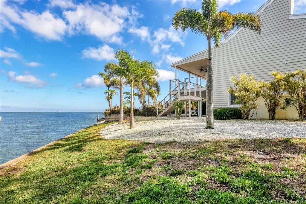 3601 Coquina Key Drive SE St Petersburg FL 33705