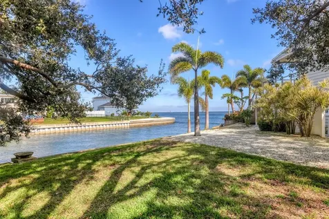 3601 Coquina Key Drive SE St Petersburg FL 33705
