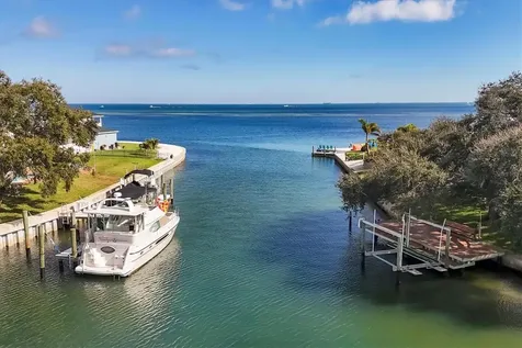 3601 Coquina Key Drive SE St Petersburg FL 33705