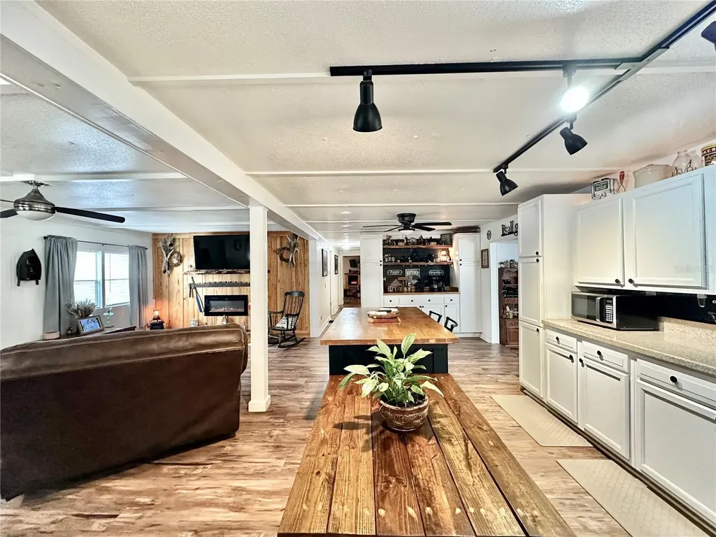 9430 Carolina Way Fanning Springs FL 32693