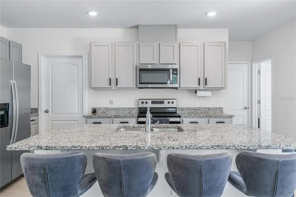 2454 Taloncrest Eagle Lake FL 33839