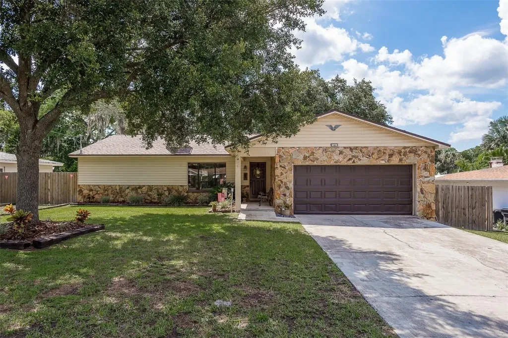 18619 Yocam Avenue Lutz FL 33549