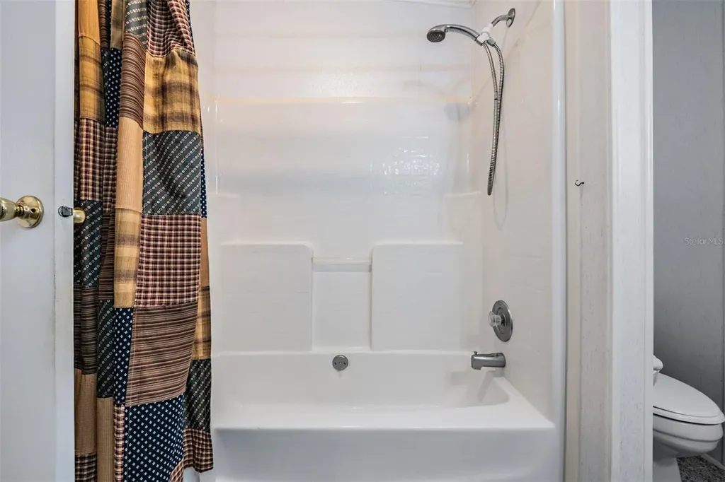 6827 S Lake Henry Drive NE Winter Haven FL 33881