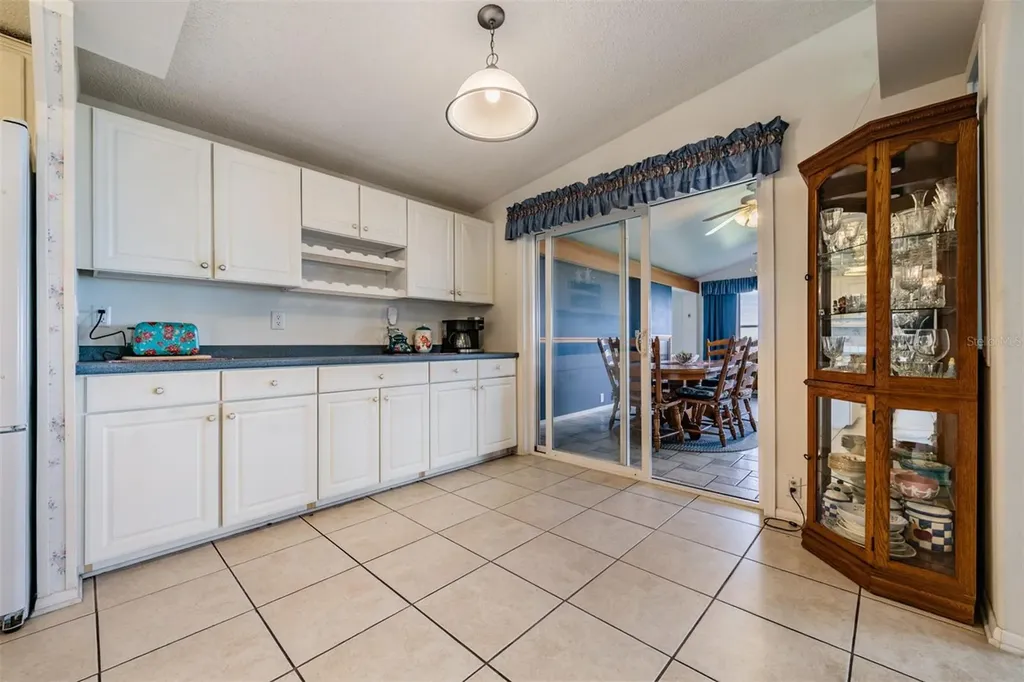 6827 S Lake Henry Drive NE Winter Haven FL 33881
