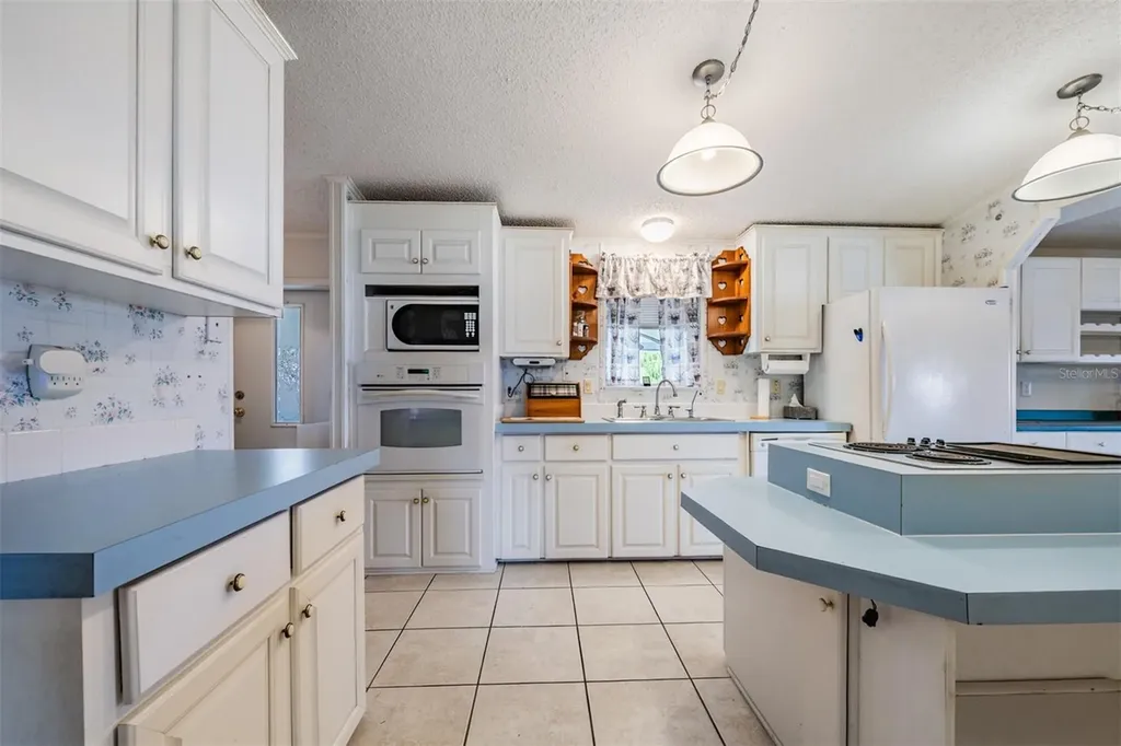 6827 S Lake Henry Drive NE Winter Haven FL 33881