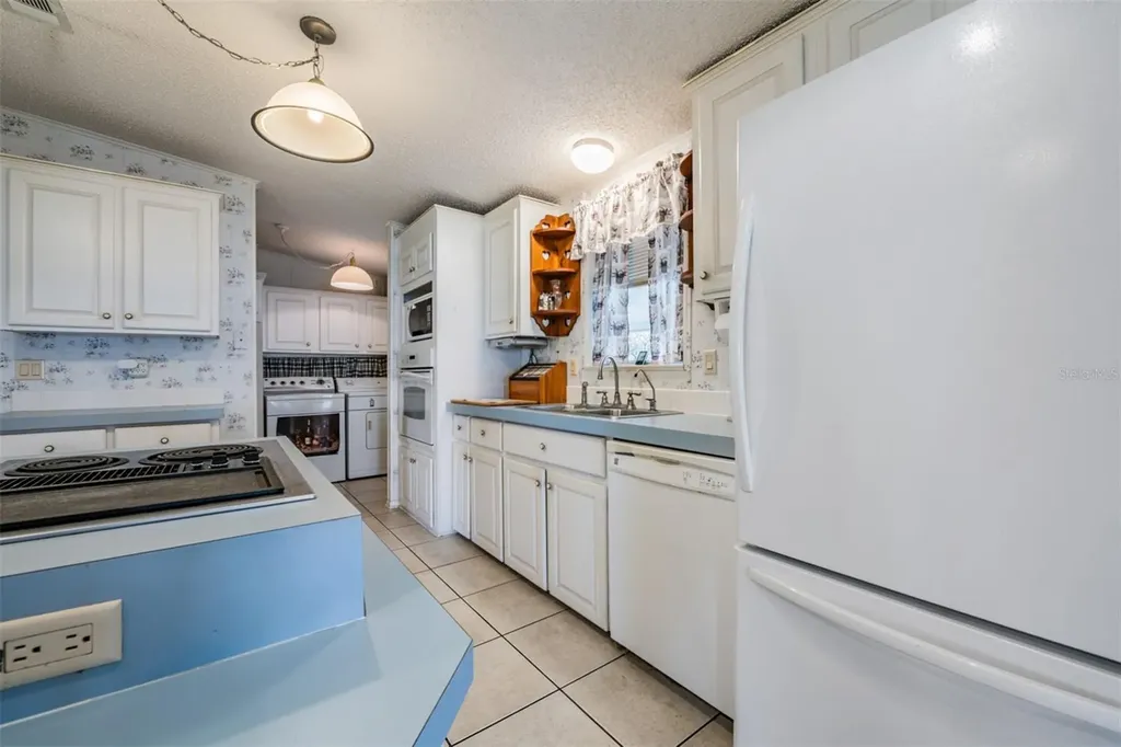 6827 S Lake Henry Drive NE Winter Haven FL 33881