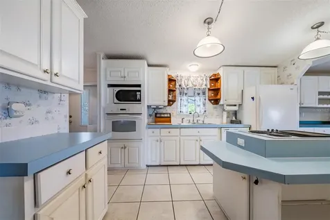6827 S Lake Henry Drive NE Winter Haven FL 33881