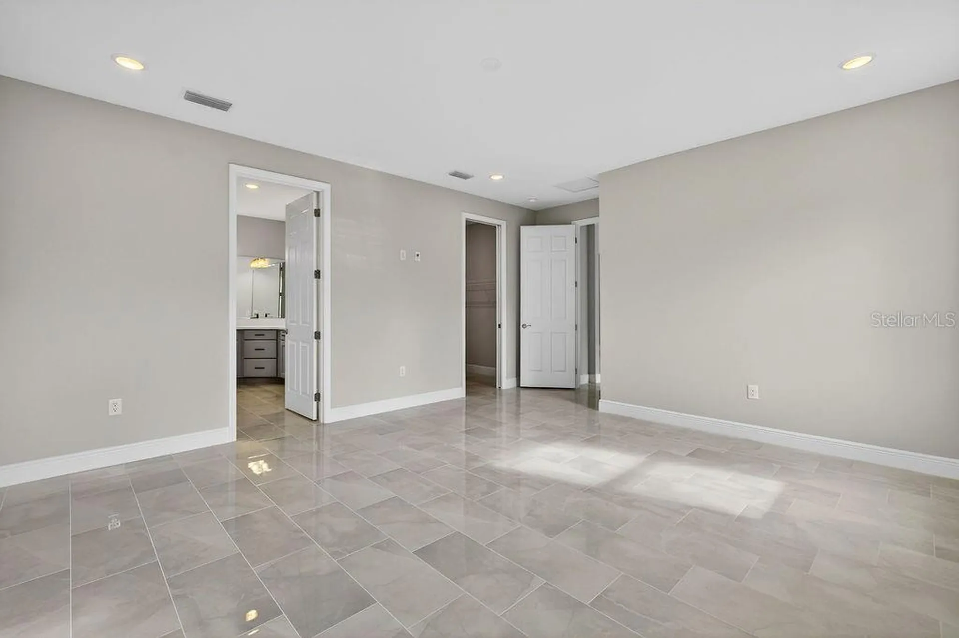 2046 Wallingford Loop Mount Dora FL 32757