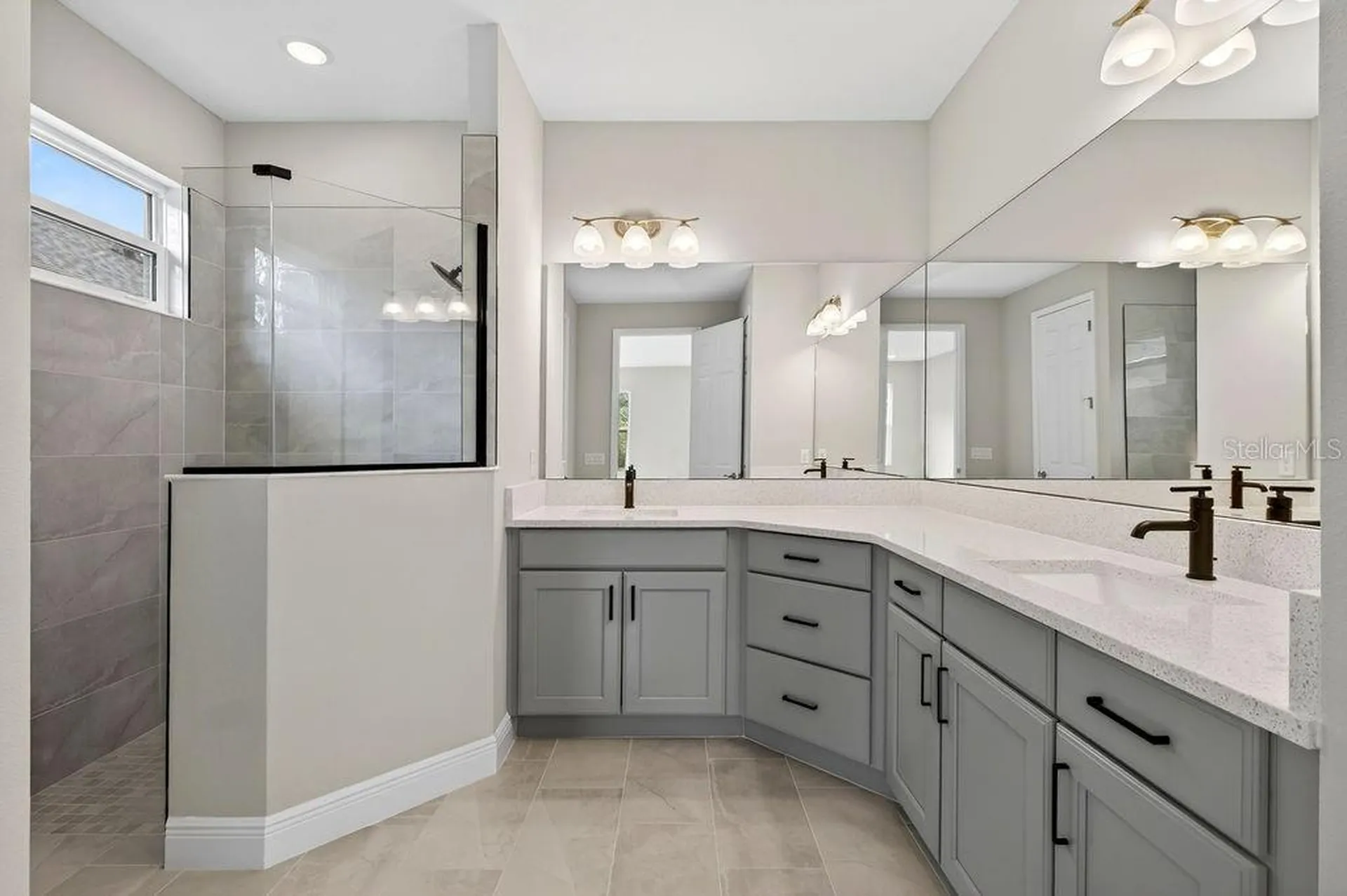 2046 Wallingford Loop Mount Dora FL 32757