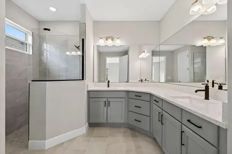 2046 Wallingford Loop Mount Dora FL 32757