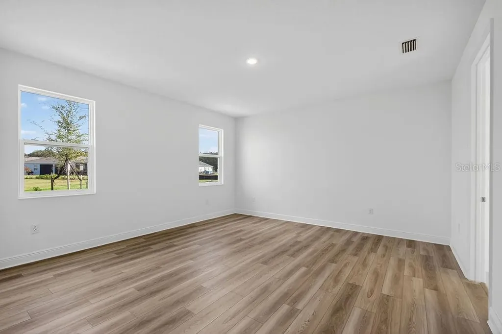 3951 Kennebunk Loop Mount Dora FL 32757