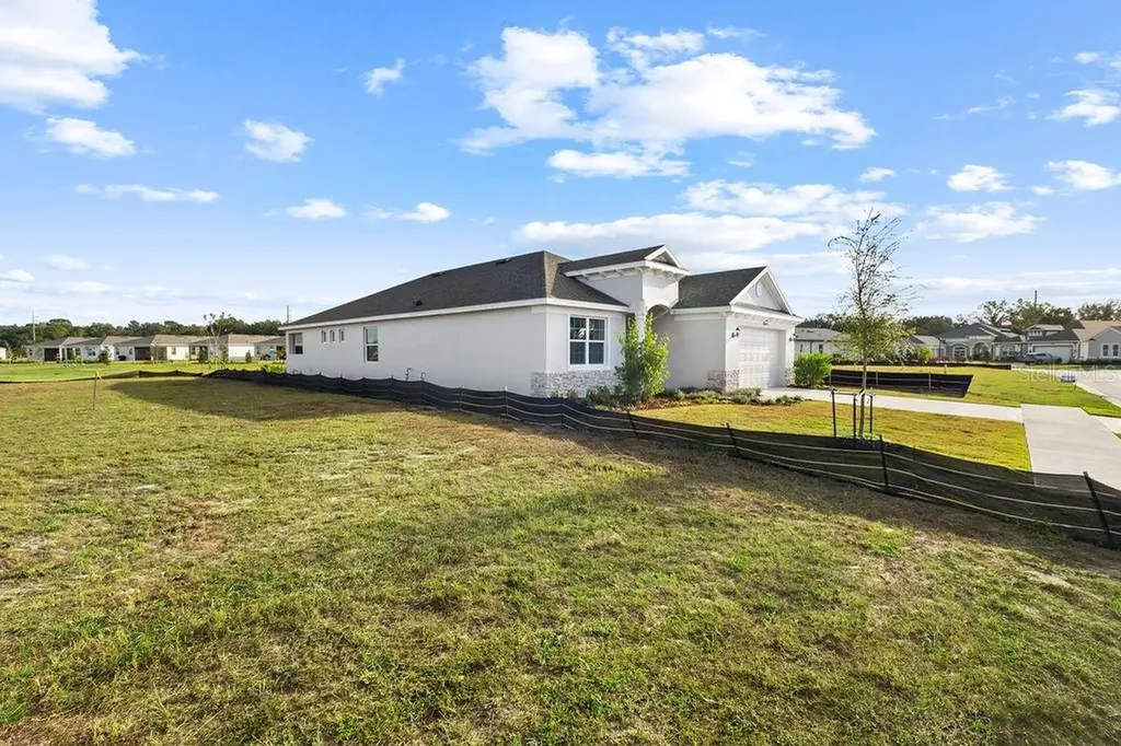 3951 Kennebunk Loop Mount Dora FL 32757
