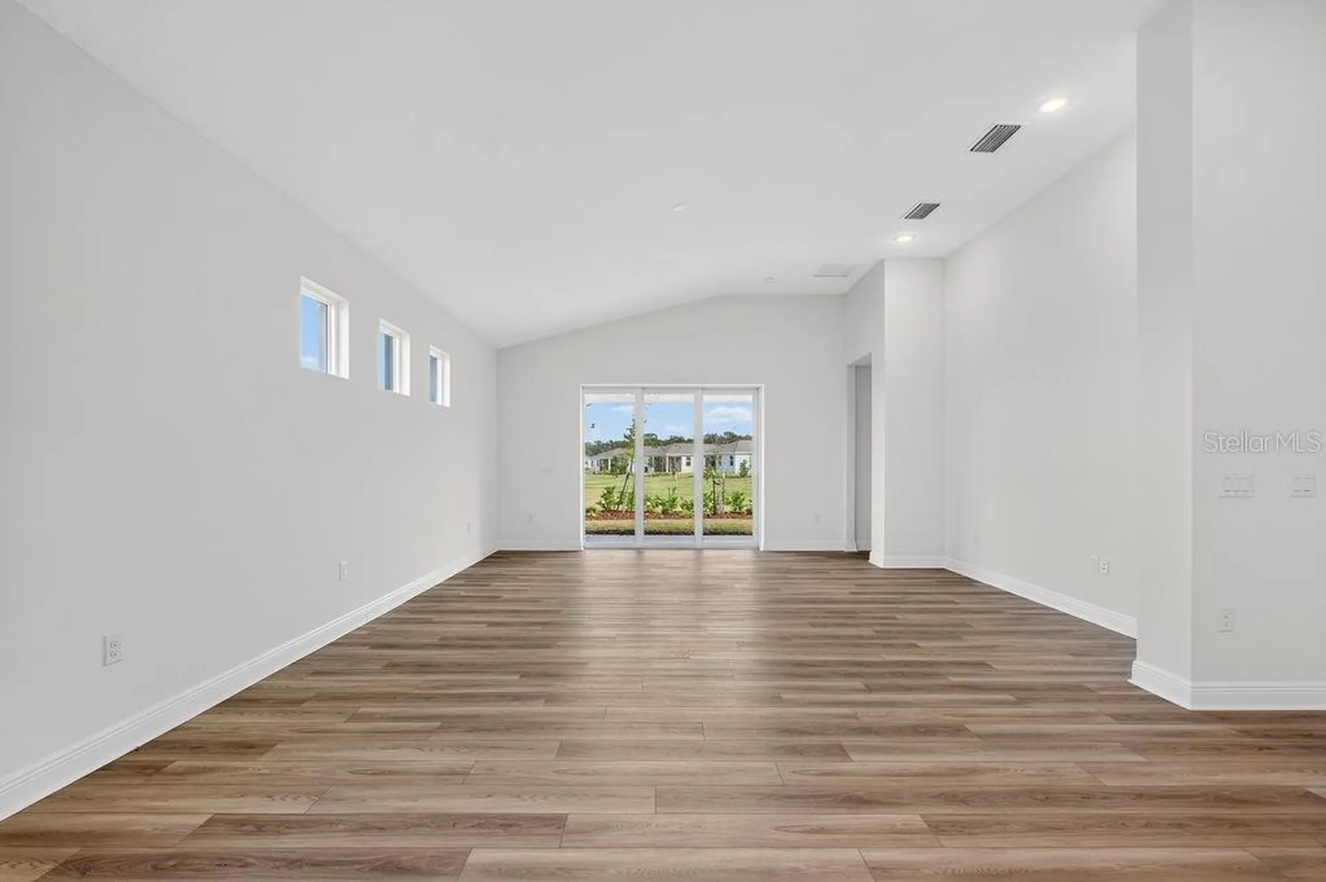 3951 Kennebunk Loop Mount Dora FL 32757
