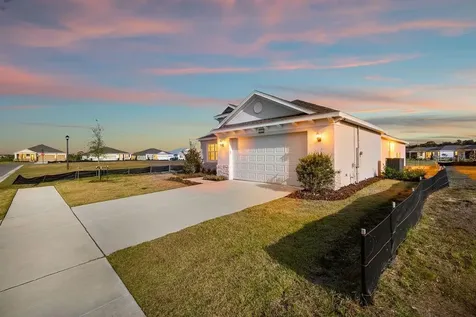 3951 Kennebunk Loop Mount Dora FL 32757