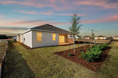 3951 Kennebunk Loop Mount Dora FL 32757