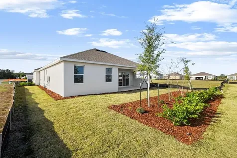 3951 Kennebunk Loop Mount Dora FL 32757