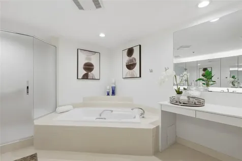 2550 Harbourside Drive Longboat Key FL 34228