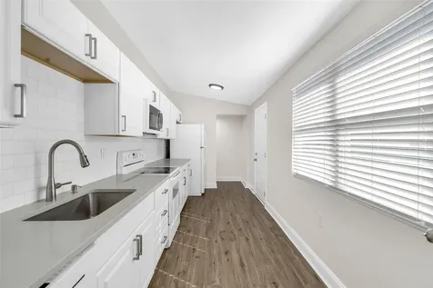 2140 22nd Avenue N St Petersburg FL 33713