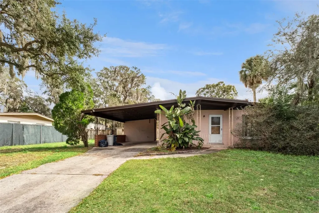 705 Cherokee Circle Sanford FL 32773