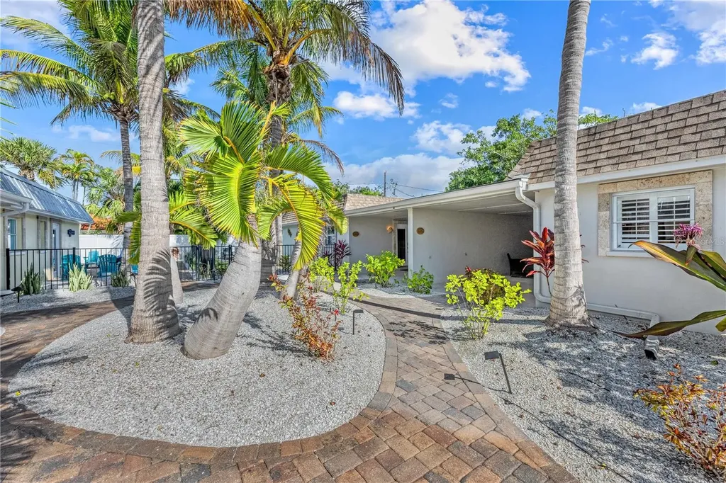 1123 Crescent Street Sarasota FL 34242