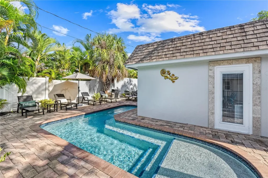 1123 Crescent Street Sarasota FL 34242