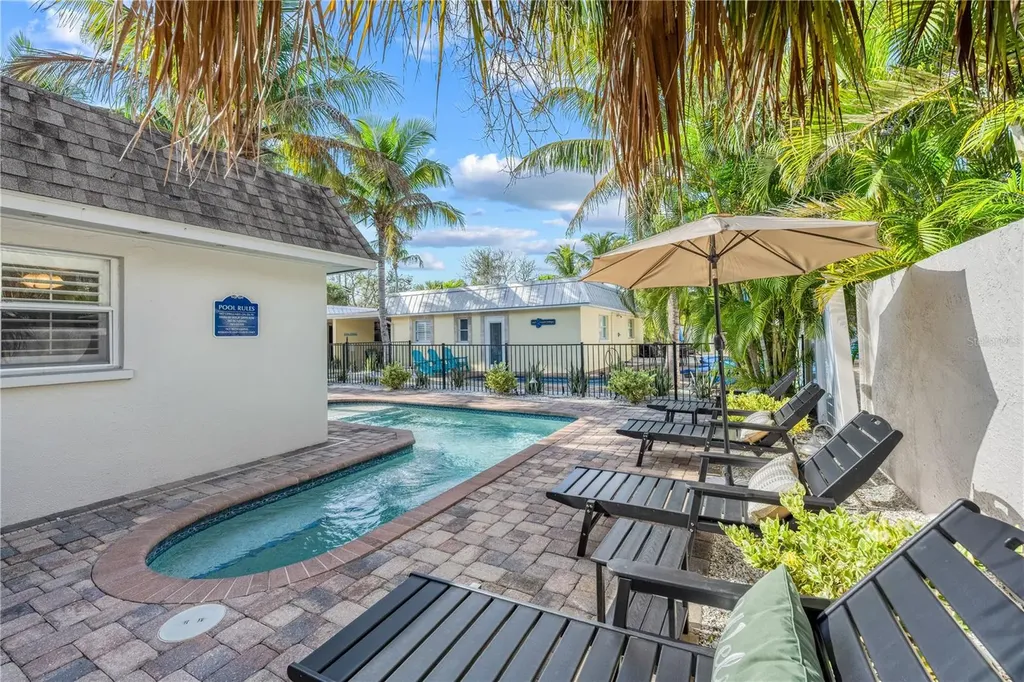 1123 Crescent Street Sarasota FL 34242