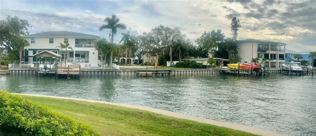 52 Sandpiper Road Tampa FL 33609
