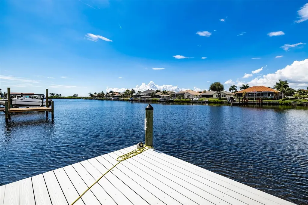 917 Chipaway Drive Apollo Beach FL 33572