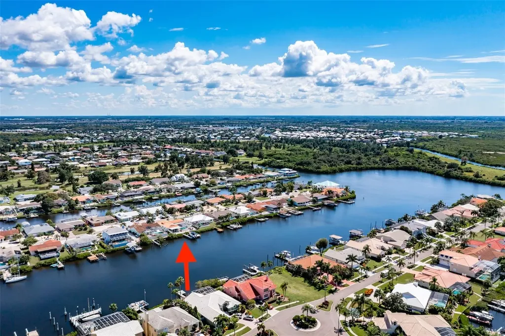 917 Chipaway Drive Apollo Beach FL 33572