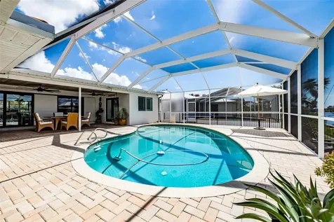 917 Chipaway Drive Apollo Beach FL 33572