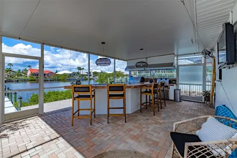 917 Chipaway Drive Apollo Beach FL 33572