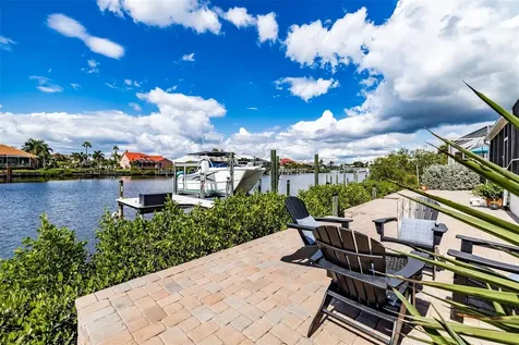 917 Chipaway Drive Apollo Beach FL 33572