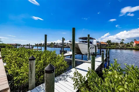 917 Chipaway Drive Apollo Beach FL 33572