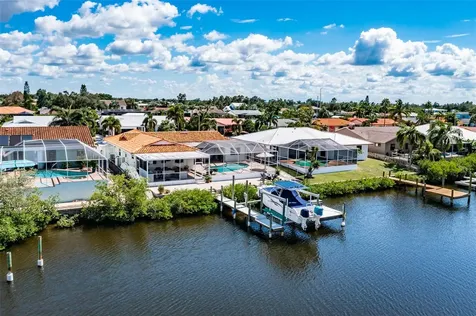 917 Chipaway Drive Apollo Beach FL 33572