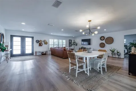 917 Chipaway Drive Apollo Beach FL 33572