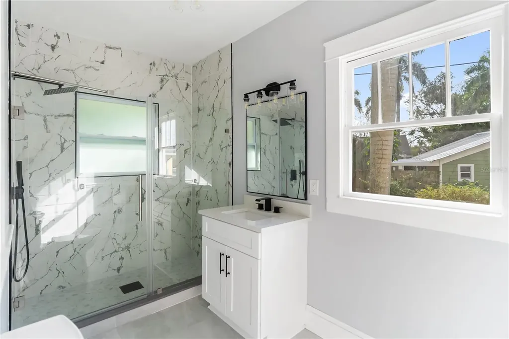 1715 6th Avenue W Bradenton FL 34205