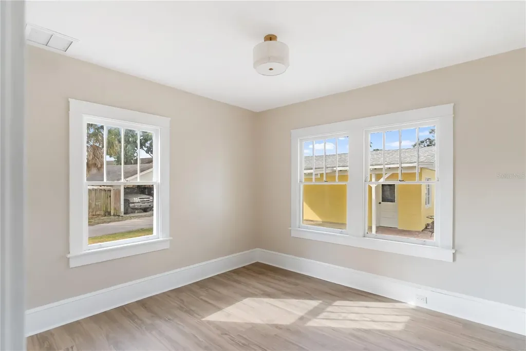 1715 6th Avenue W Bradenton FL 34205