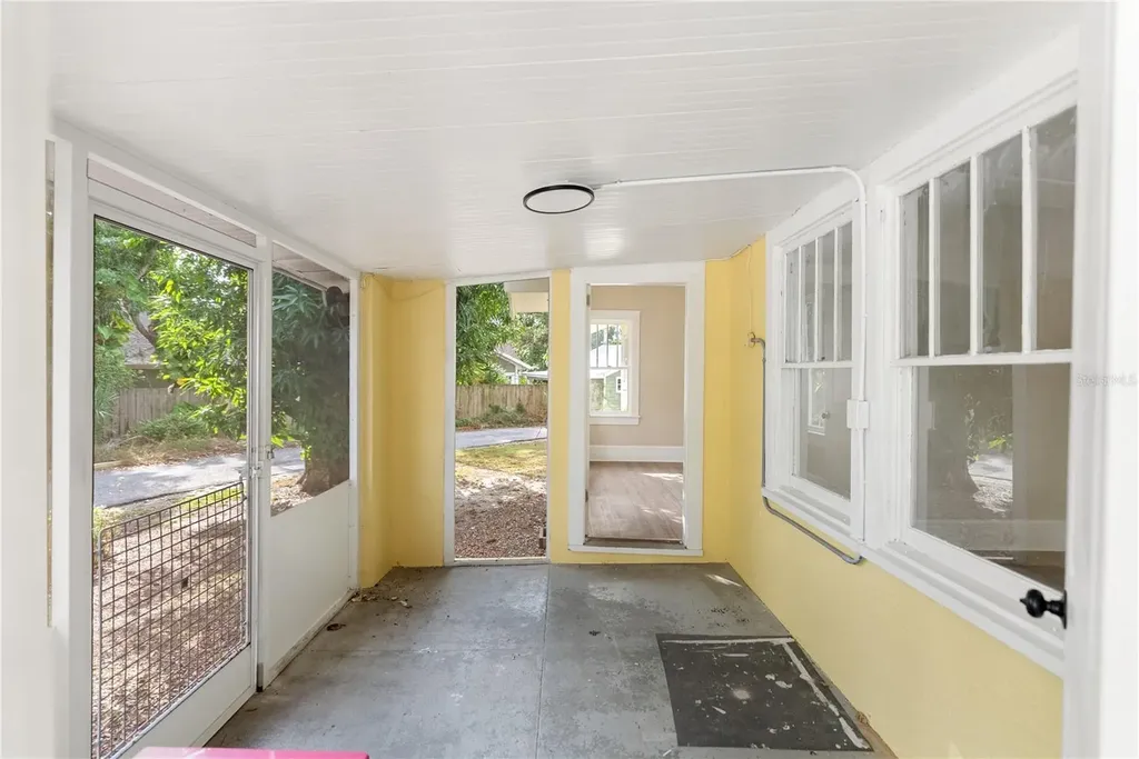 1715 6th Avenue W Bradenton FL 34205