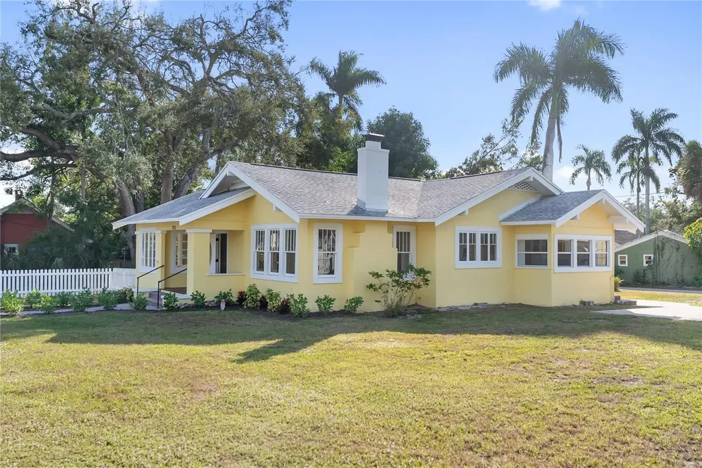 1715 6th Avenue W Bradenton FL 34205