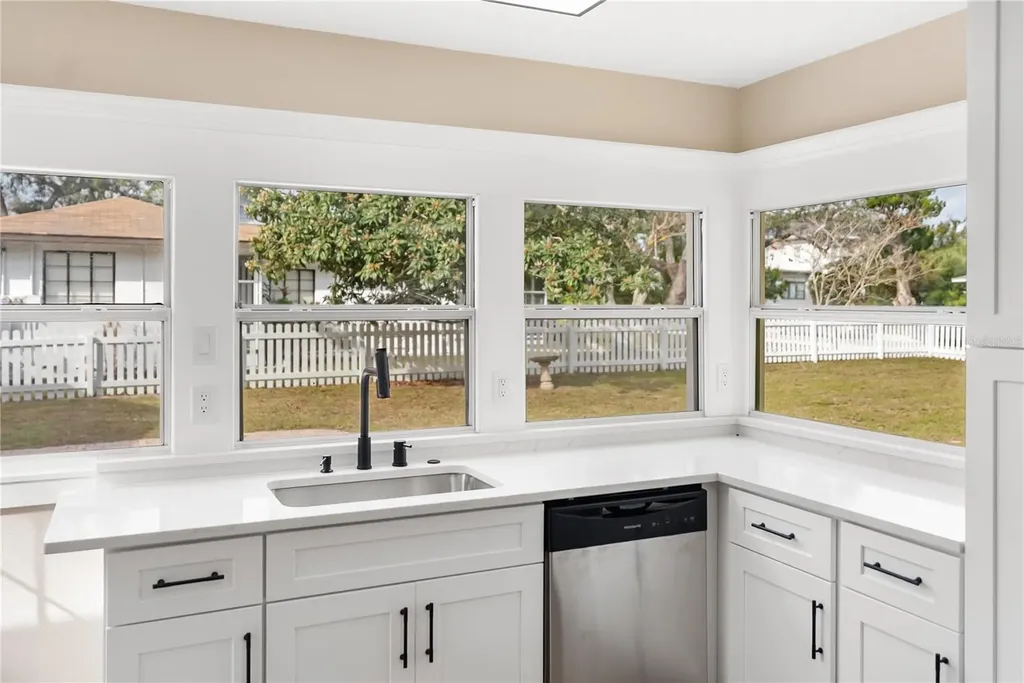 1715 6th Avenue W Bradenton FL 34205